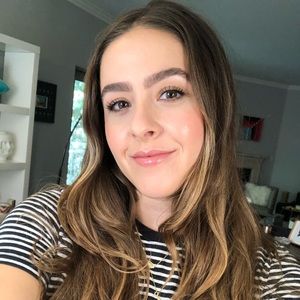 Meet your Posher, Carly